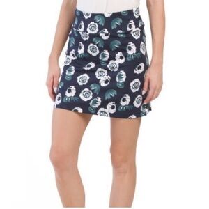 Floral Navy/white golf skirt, pull on 17” length